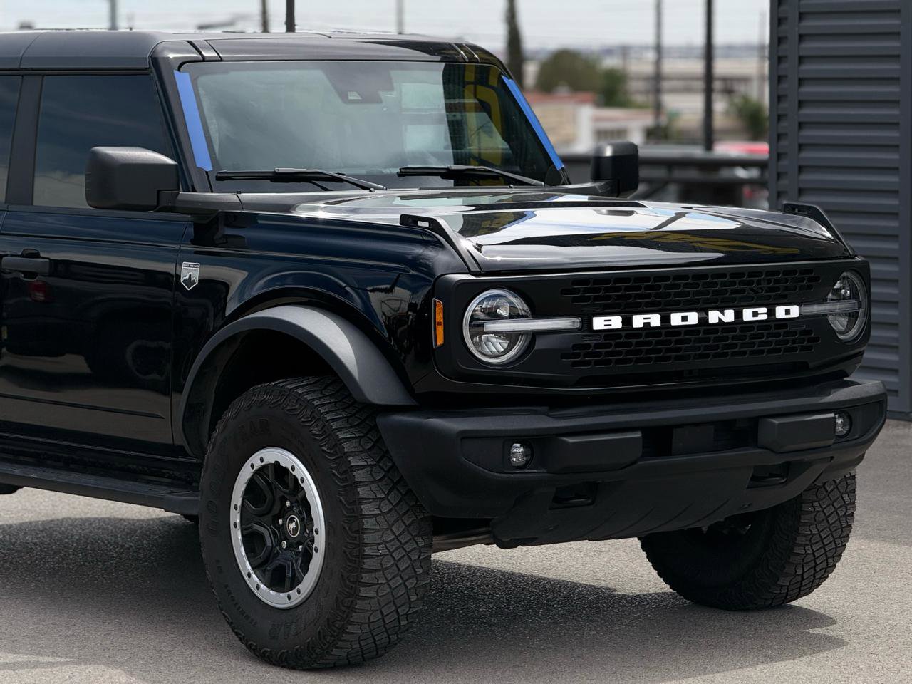 Used 2023 Ford Bronco Big Bend w/ Sasquatch Package AWD/4WD image 8