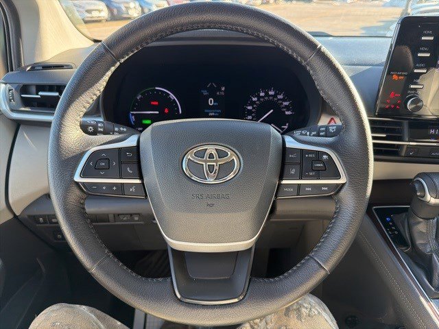 Used 2021 Toyota Sienna XLE image 21