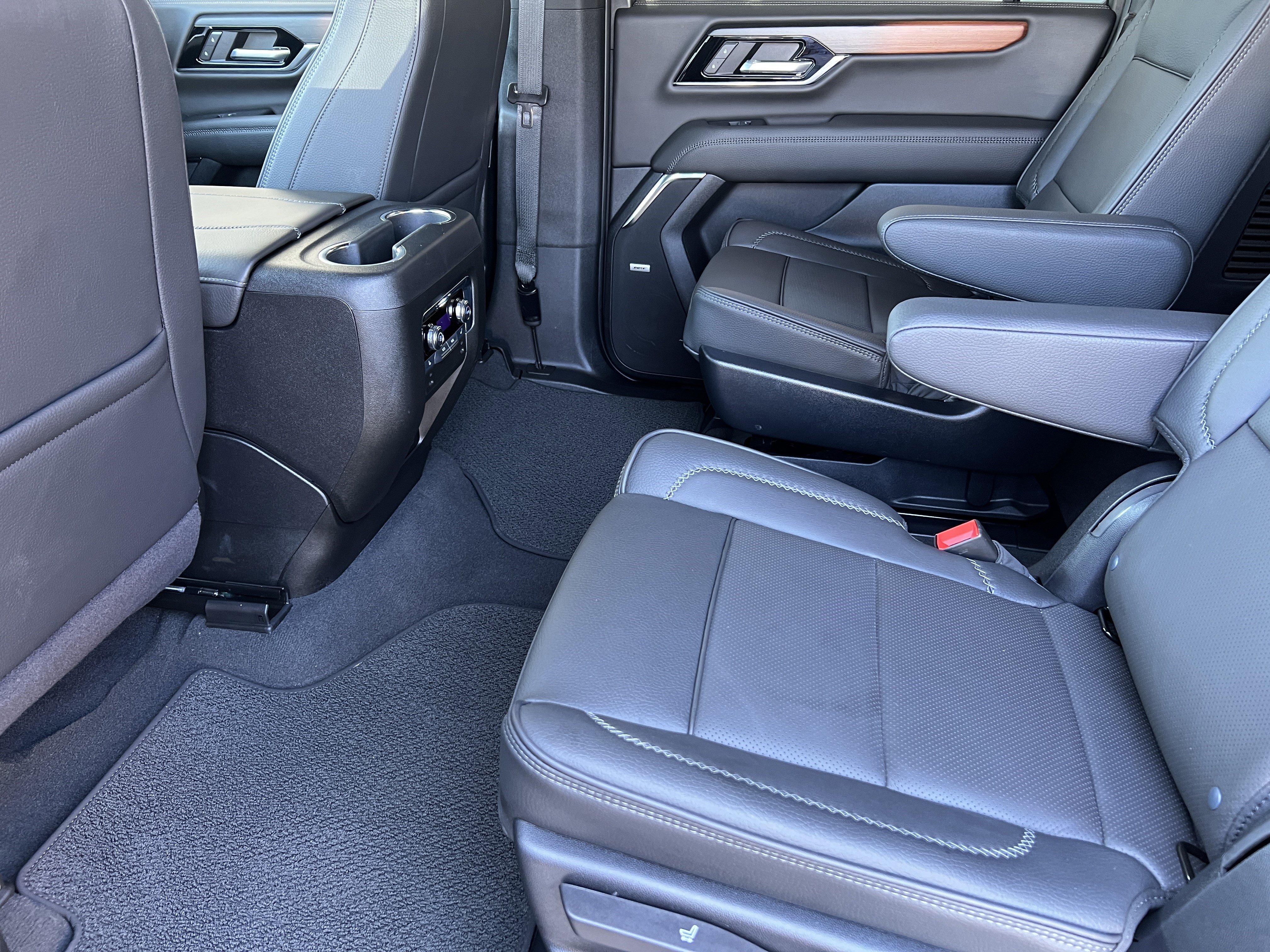 Used 2025 GMC Yukon XL Denali image 20