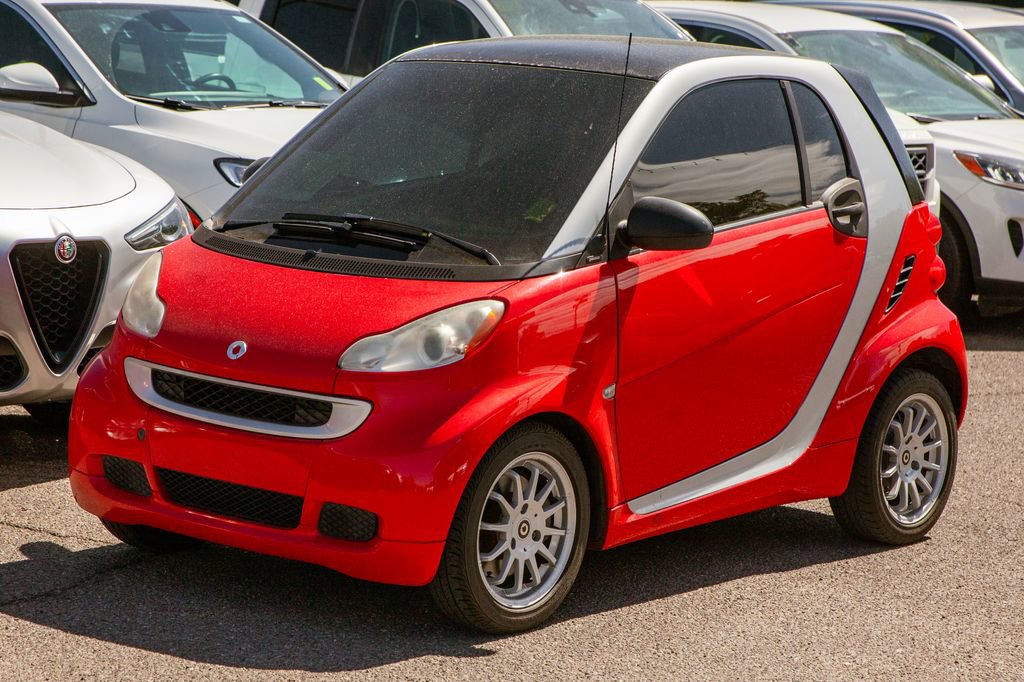 Used 2011 smart fortwo passion RWD image 9