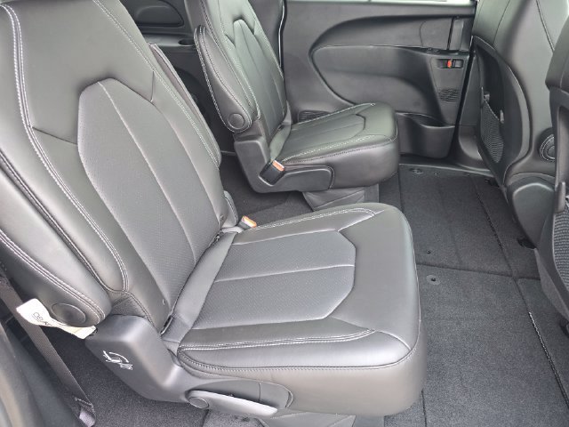 New 2027 Chrysler Pacifica LX FWD image 25