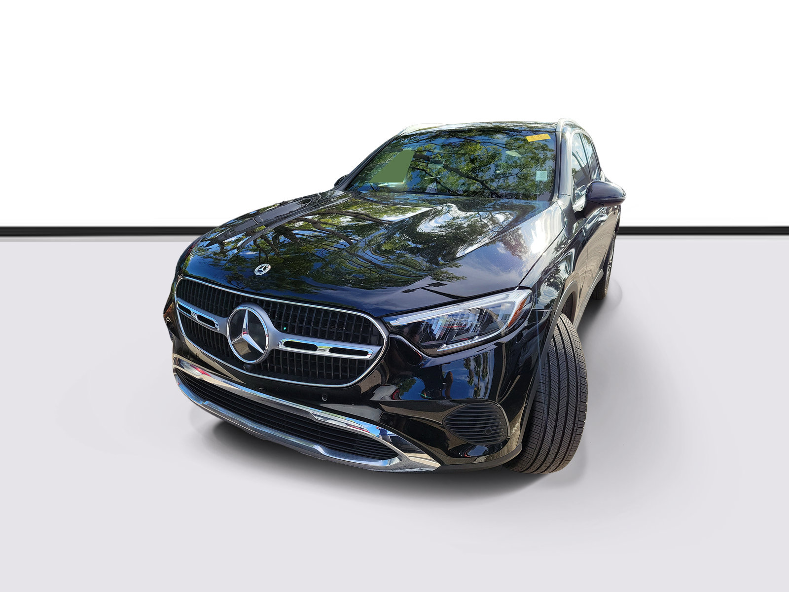 Used 2024 Mercedes-Benz GLC 300 image 2