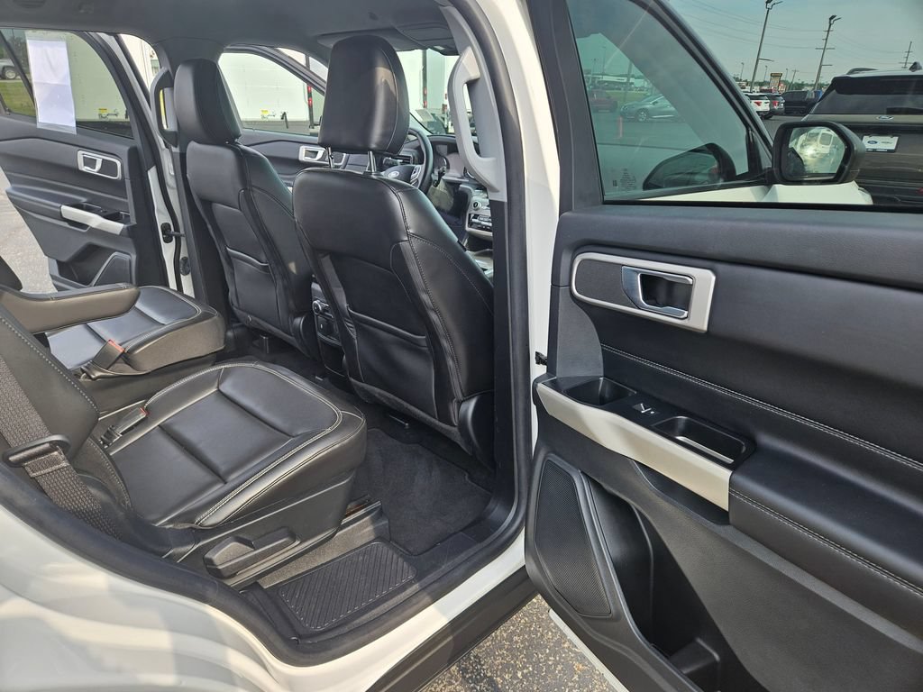 Used 2021 Ford Explorer XLT RWD image 25