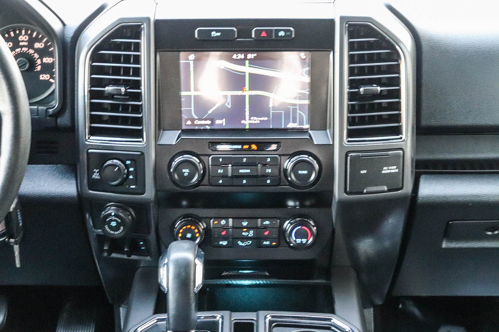 Used 2019 Ford F150 XLT w/ Equipment Group 302A Luxury image 15