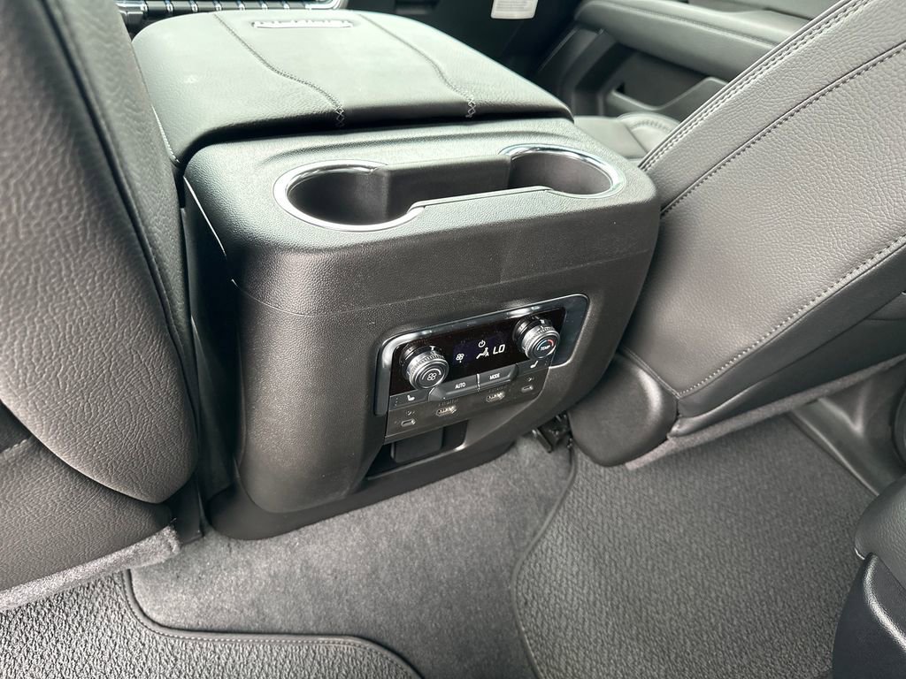 New 2026 GMC Yukon Denali w/ Denali Reserve Package RWD image 37
