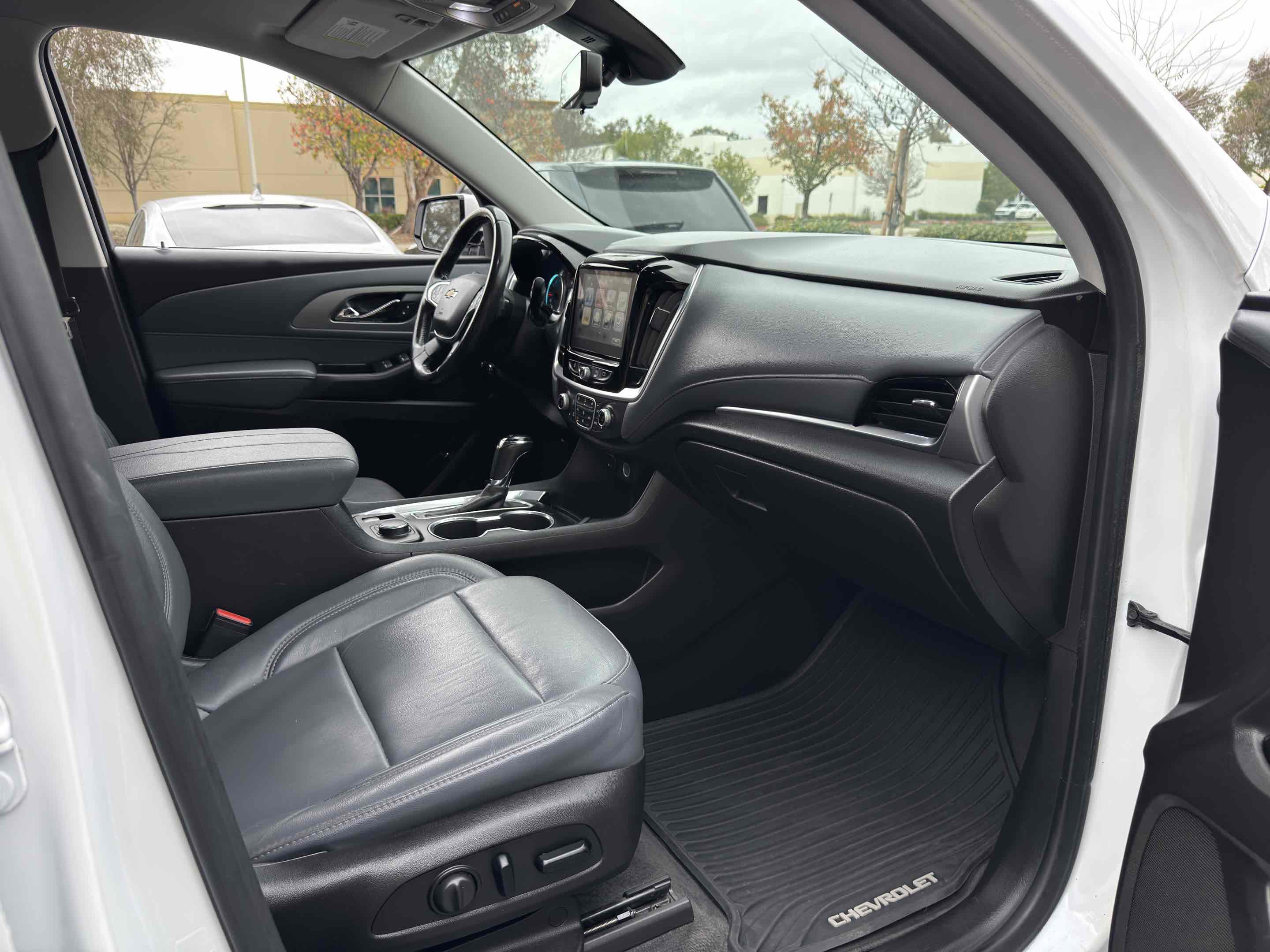 Used 2019 Chevrolet Traverse LT w/ LT Premium Package image 52