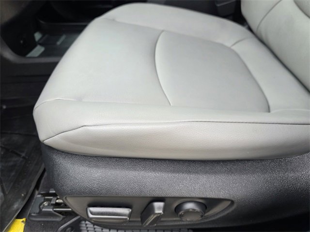 Used 2025 Toyota Sienna XLE image 18