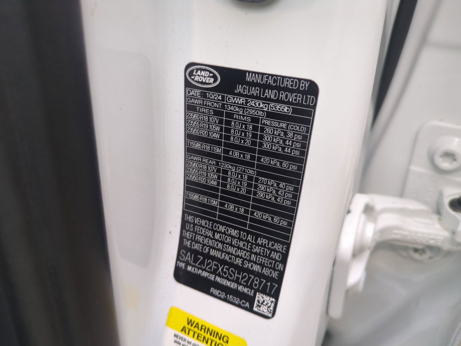 Used 2025 Land Rover Range Rover Evoque S image 31