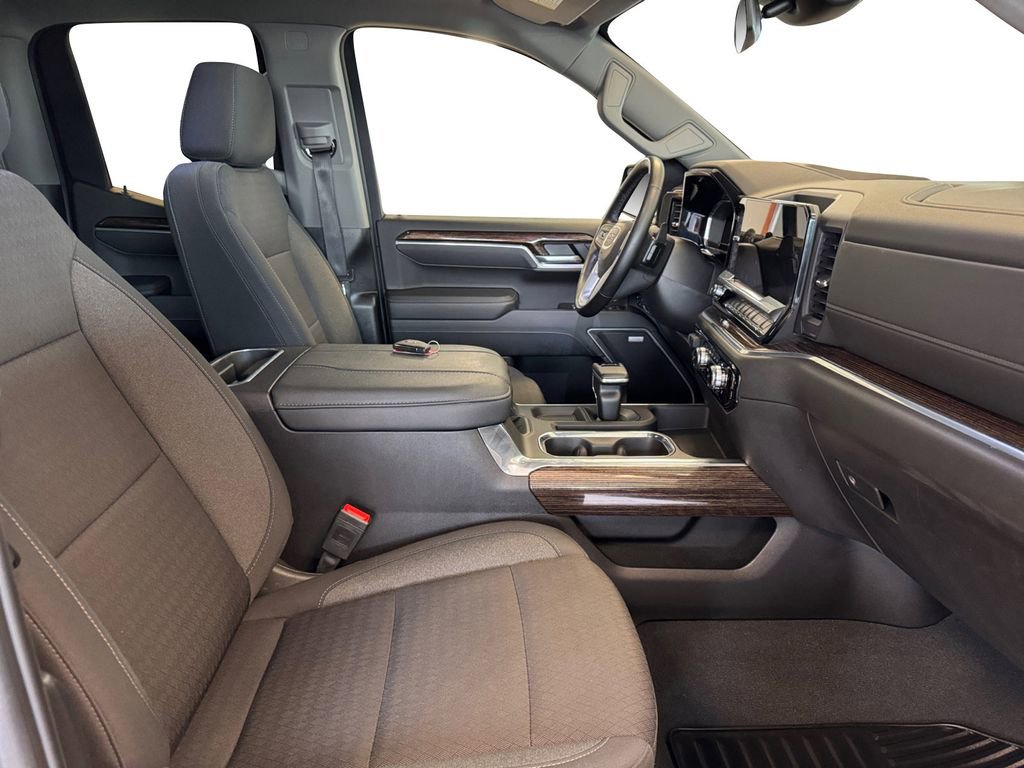 Used 2025 GMC Sierra 1500 Elevation w/ Preferred Package image 17