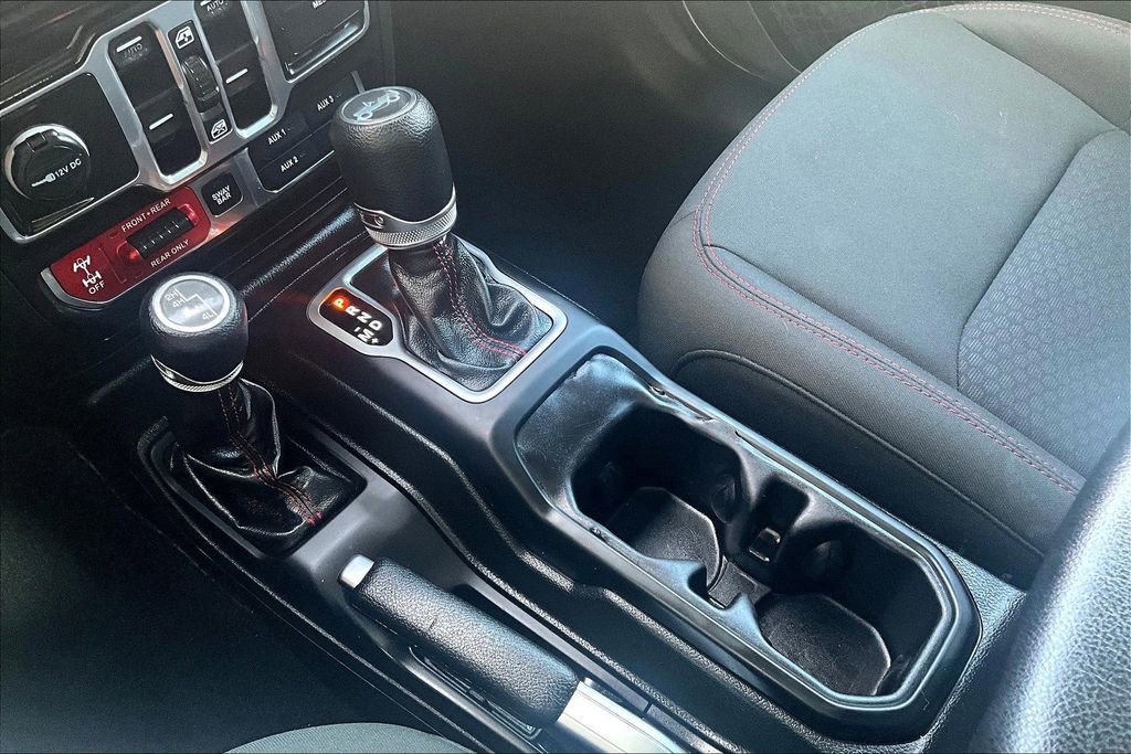 Used 2018 Jeep Wrangler Unlimited Rubicon image 16