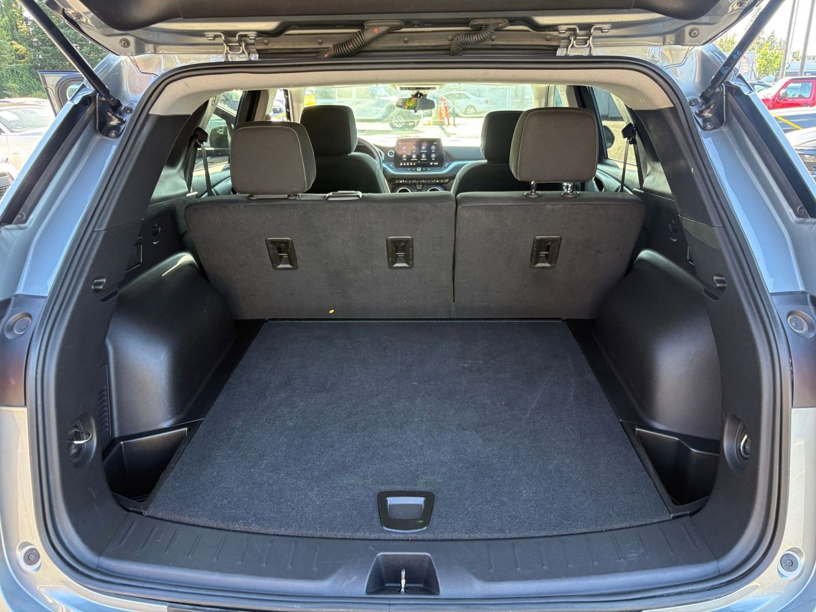 Used 2025 Chevrolet Blazer LT image 33