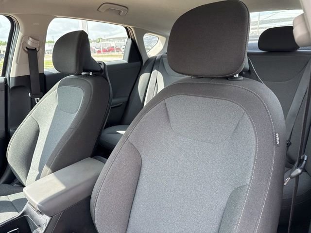 Used 2025 Kia K4 LXS image 9