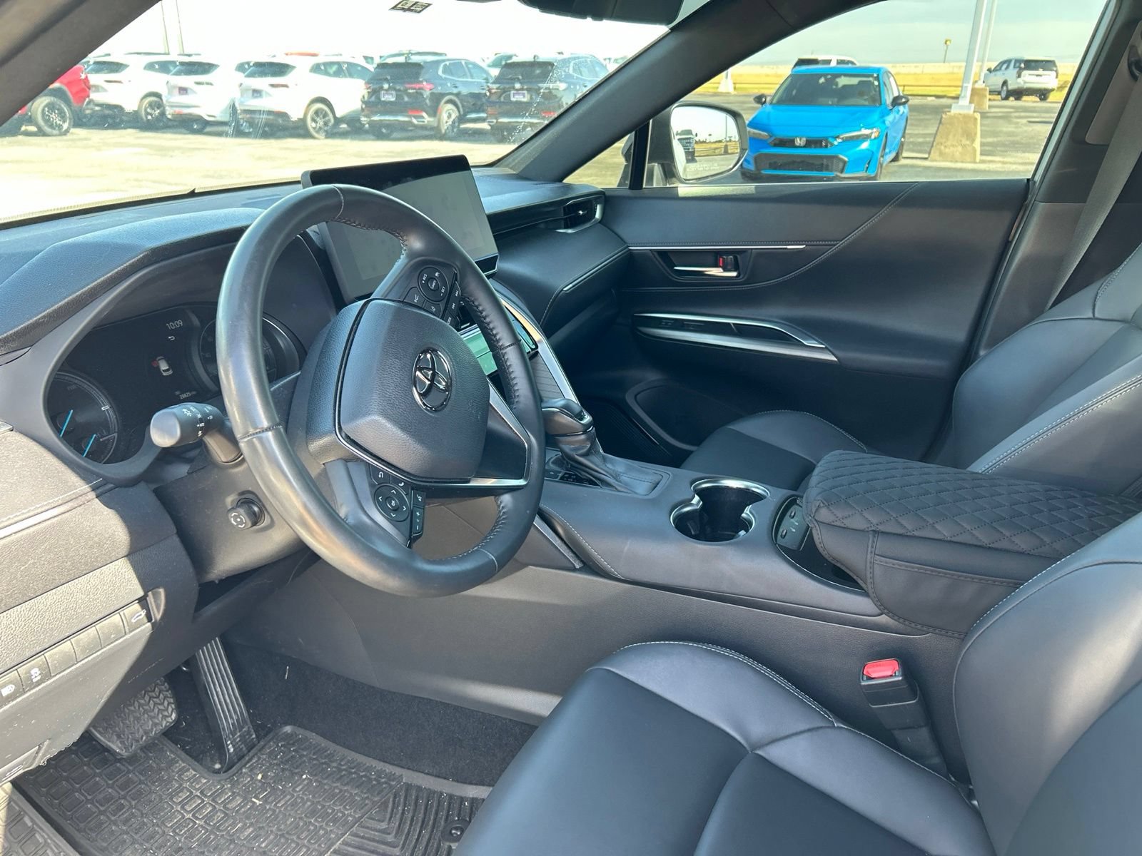 Used 2024 Toyota Venza Nightshade AWD/4WD image 13