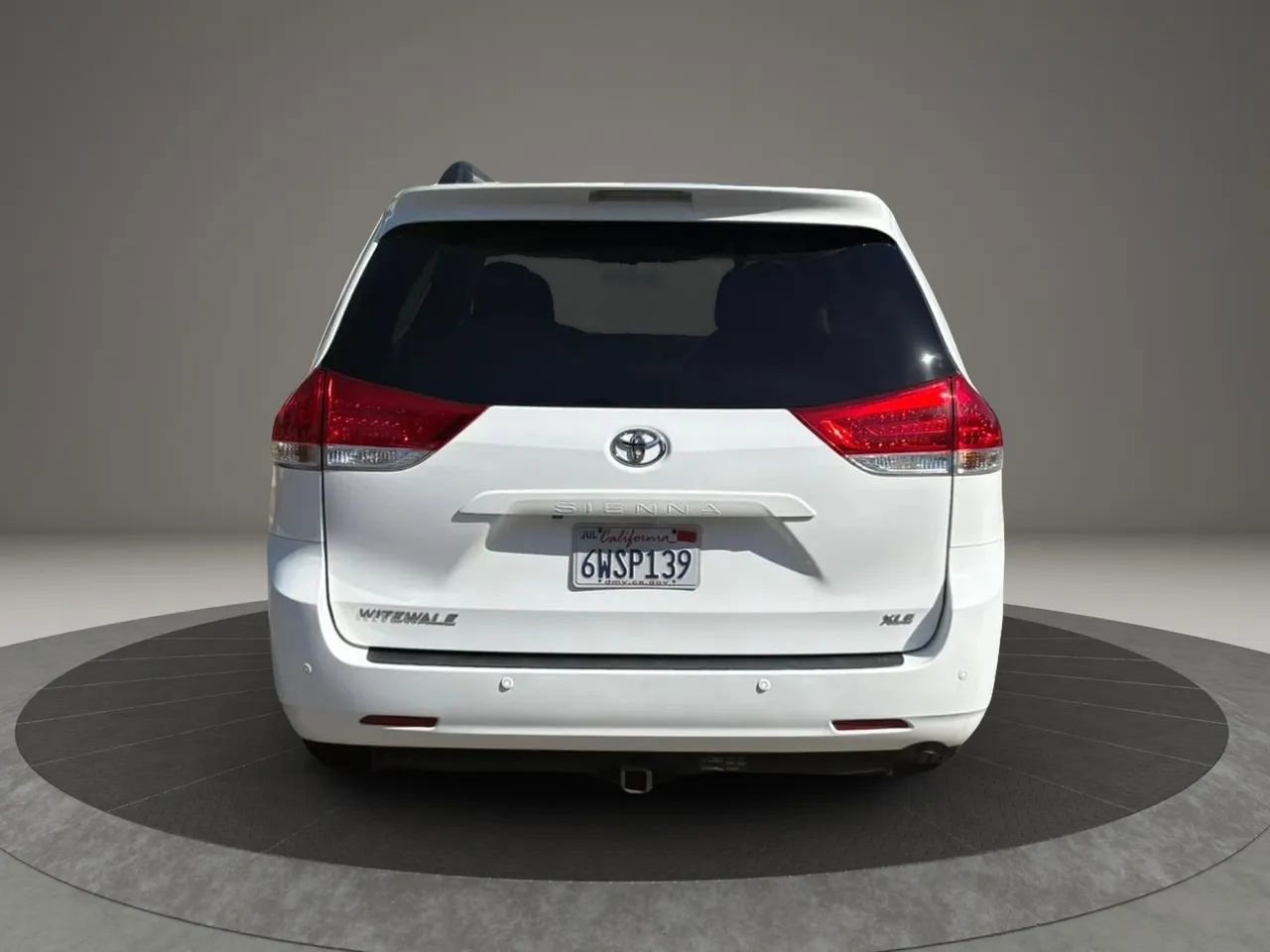 Used 2012 Toyota Sienna XLE FWD image 7