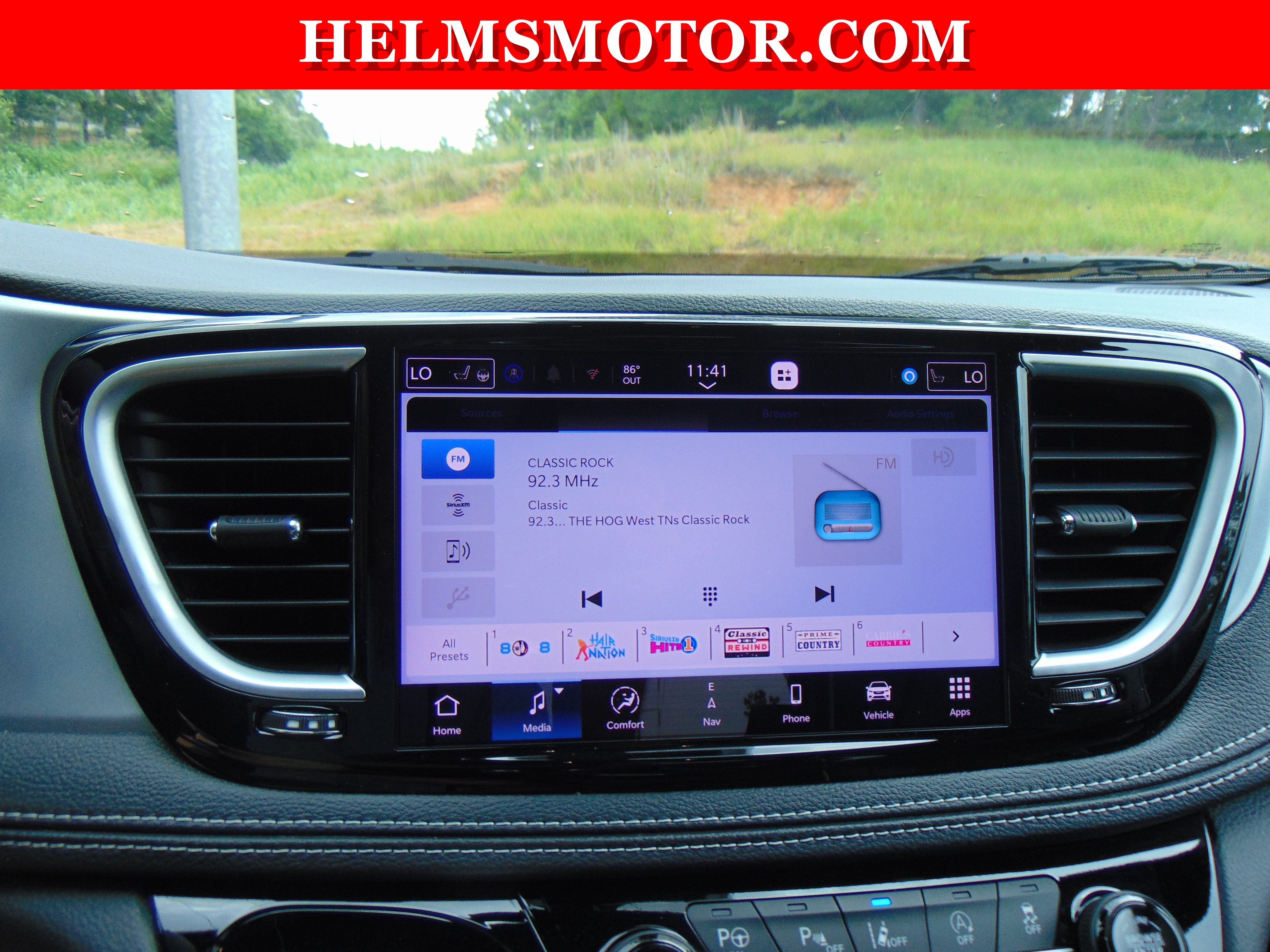 Certified 2025 Chrysler Pacifica Limited FWD image 25