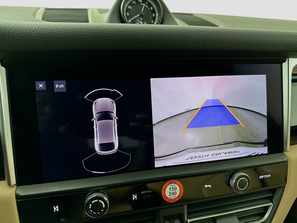 Certified 2023 Porsche Macan AWD/4WD image 17