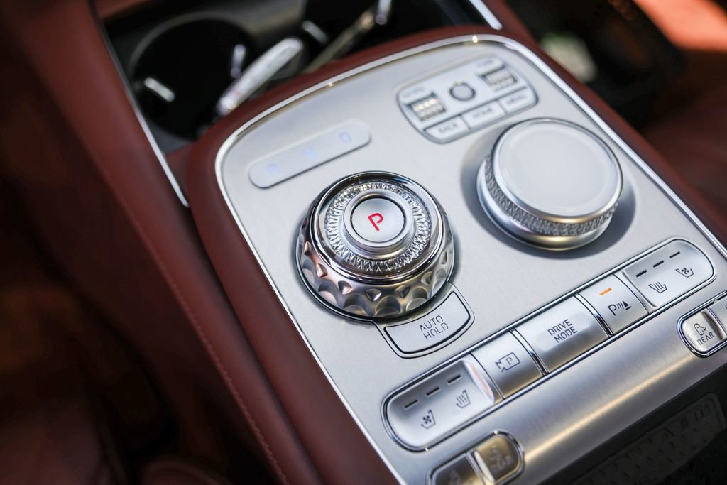 Used 2025 Genesis G90 3.5T image 19