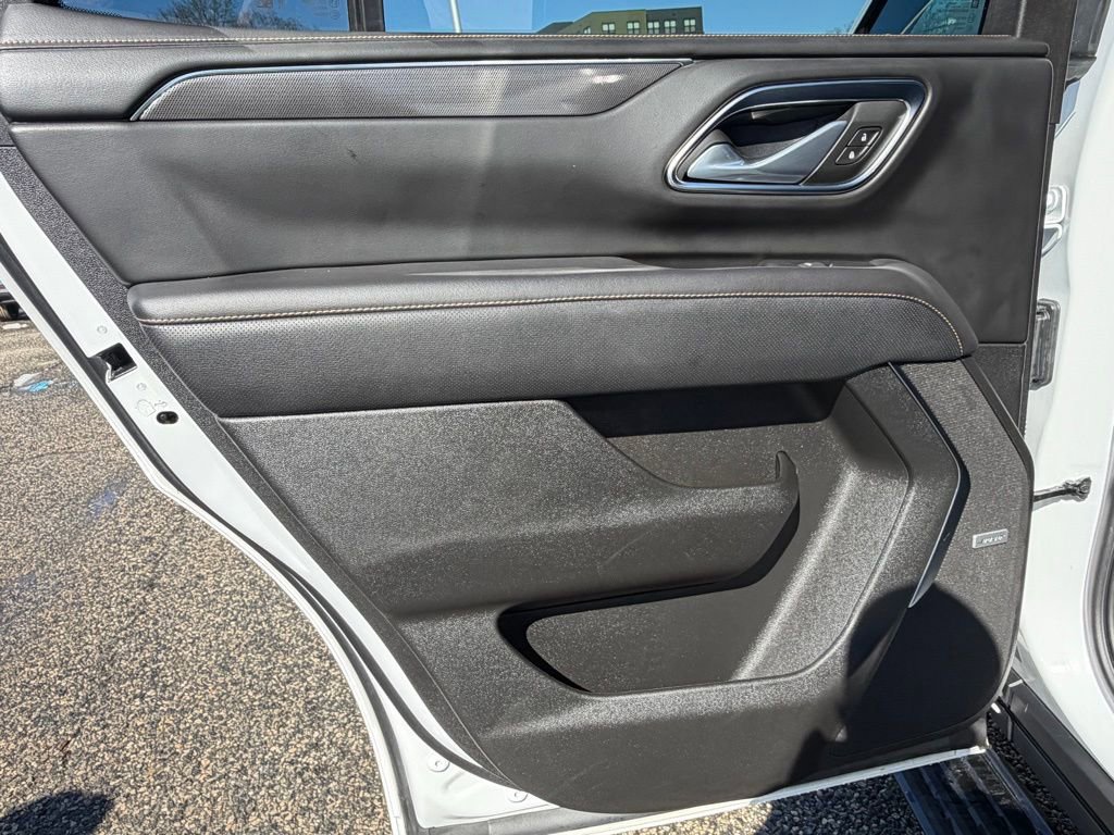 Used 2024 GMC Yukon AT4 w/ AT4 Premium Package image 18