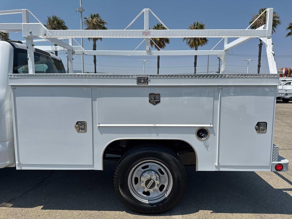 New 2025 Ford F350 XL w/ XL Chrome Package image 15