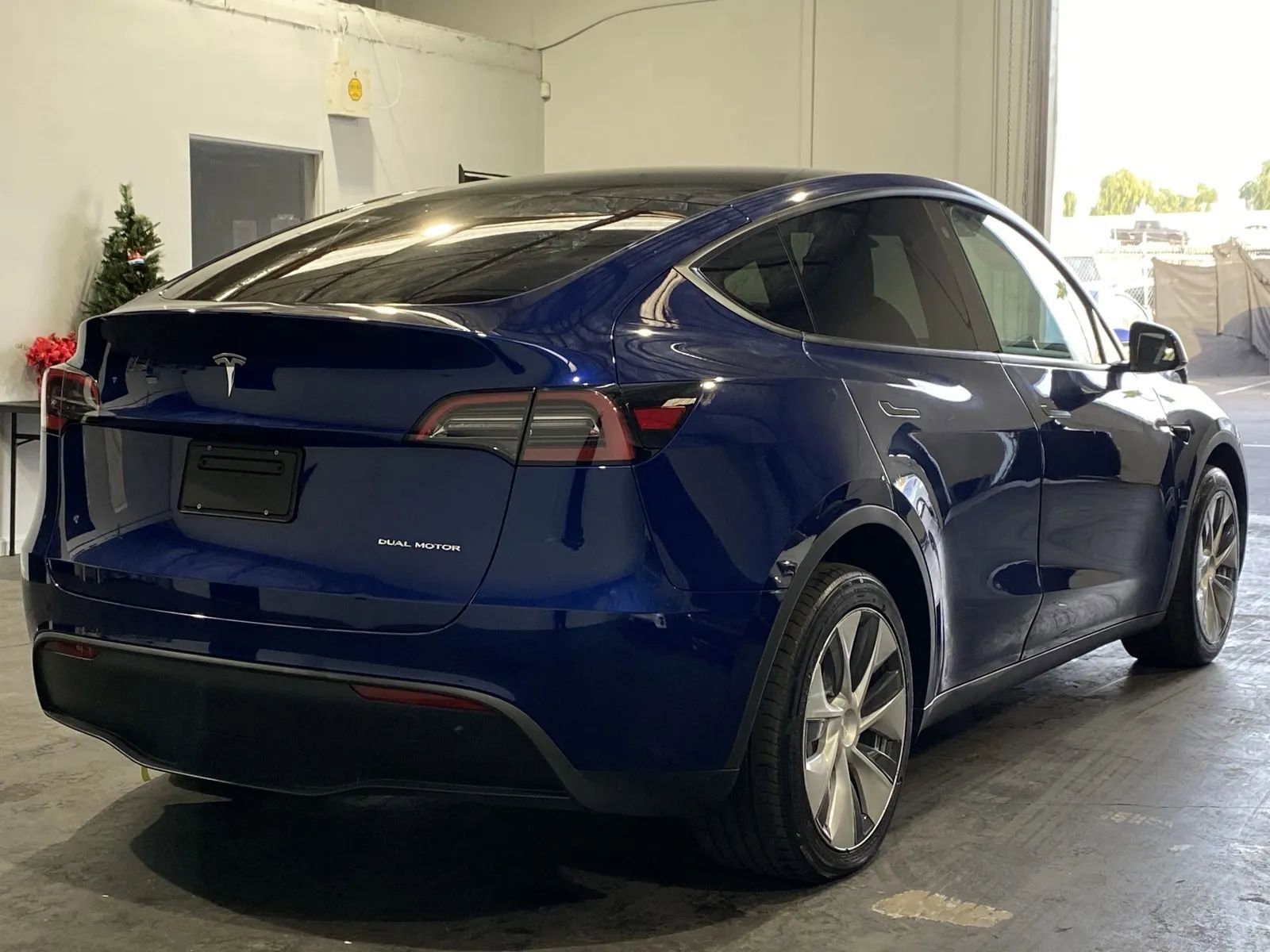 Used 2023 Tesla Model Y Long Range image 4