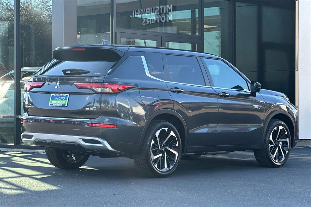 New 2025 Mitsubishi Outlander SE image 5