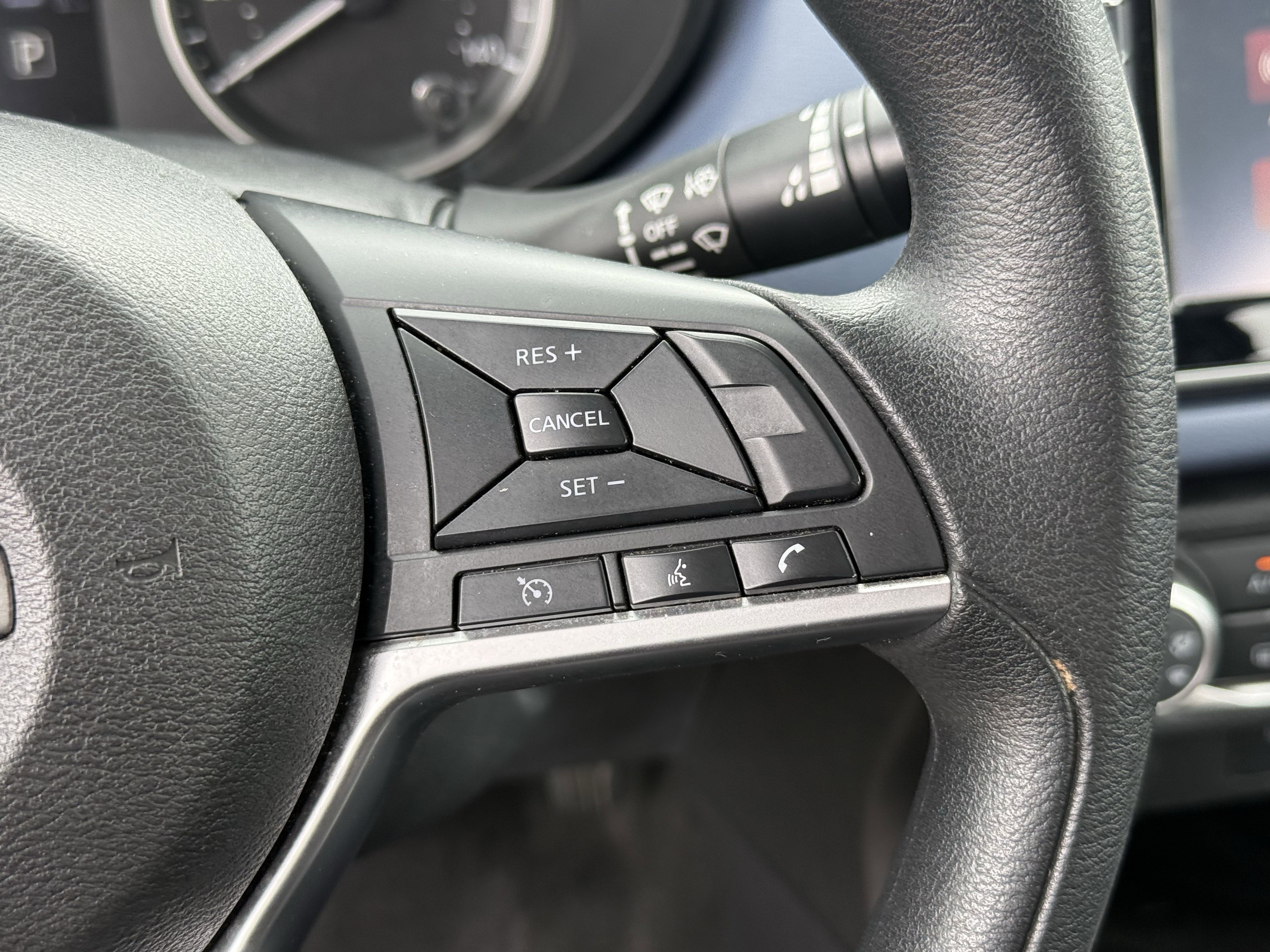 Used 2023 Nissan Versa SV FWD image 17