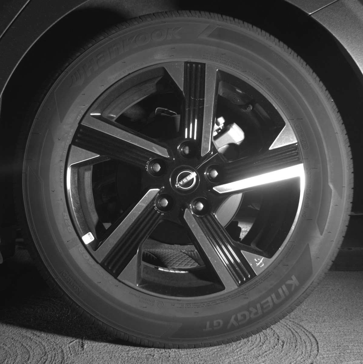 Used 2025 Nissan Sentra SV FWD image 14