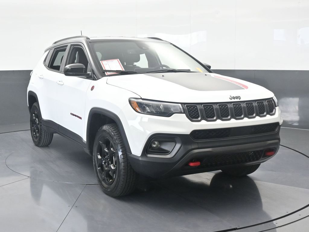 Used 2023 Jeep Compass Trailhawk image 9