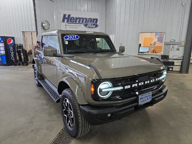 Certified 2025 Ford Bronco Outer Banks image 1