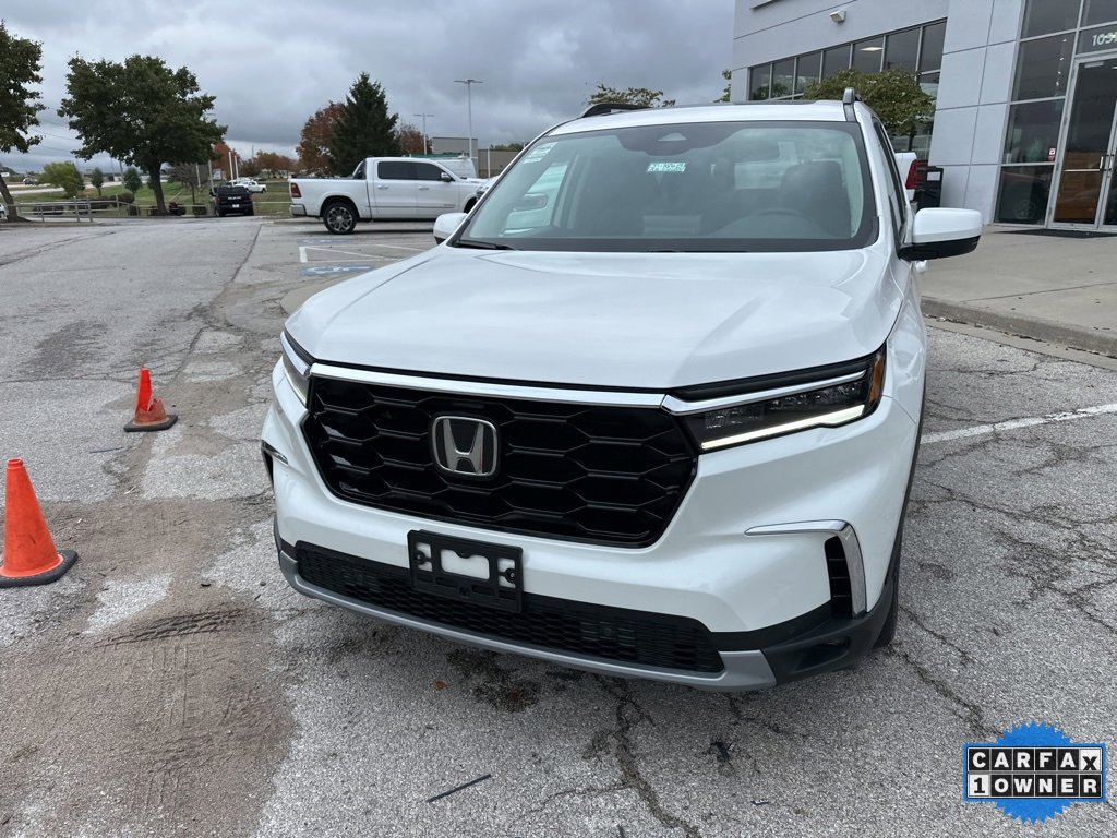 Used 2025 Honda Pilot Touring image 11