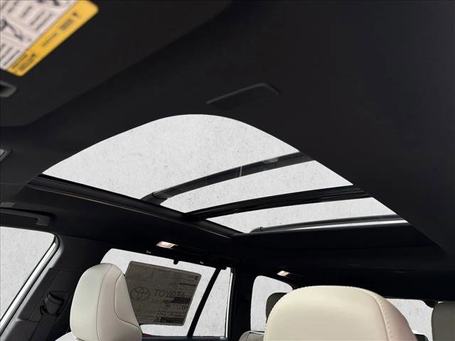 New 2026 Toyota Grand Highlander AWD Hybrid image 4