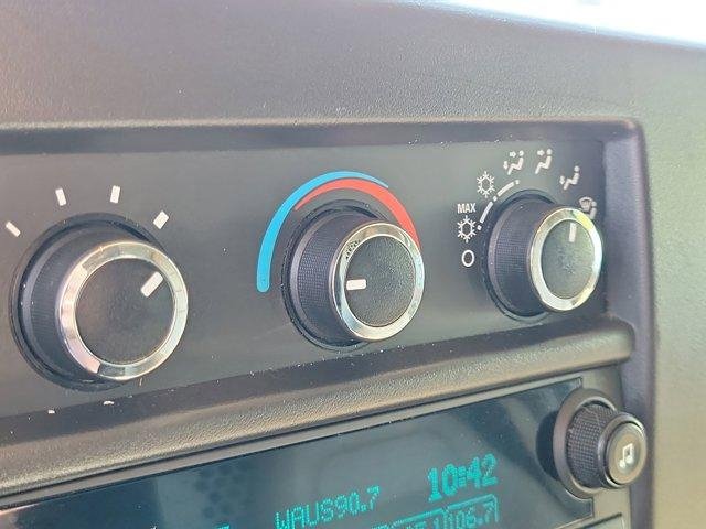 Used 2017 Chevrolet Express 2500 image 23
