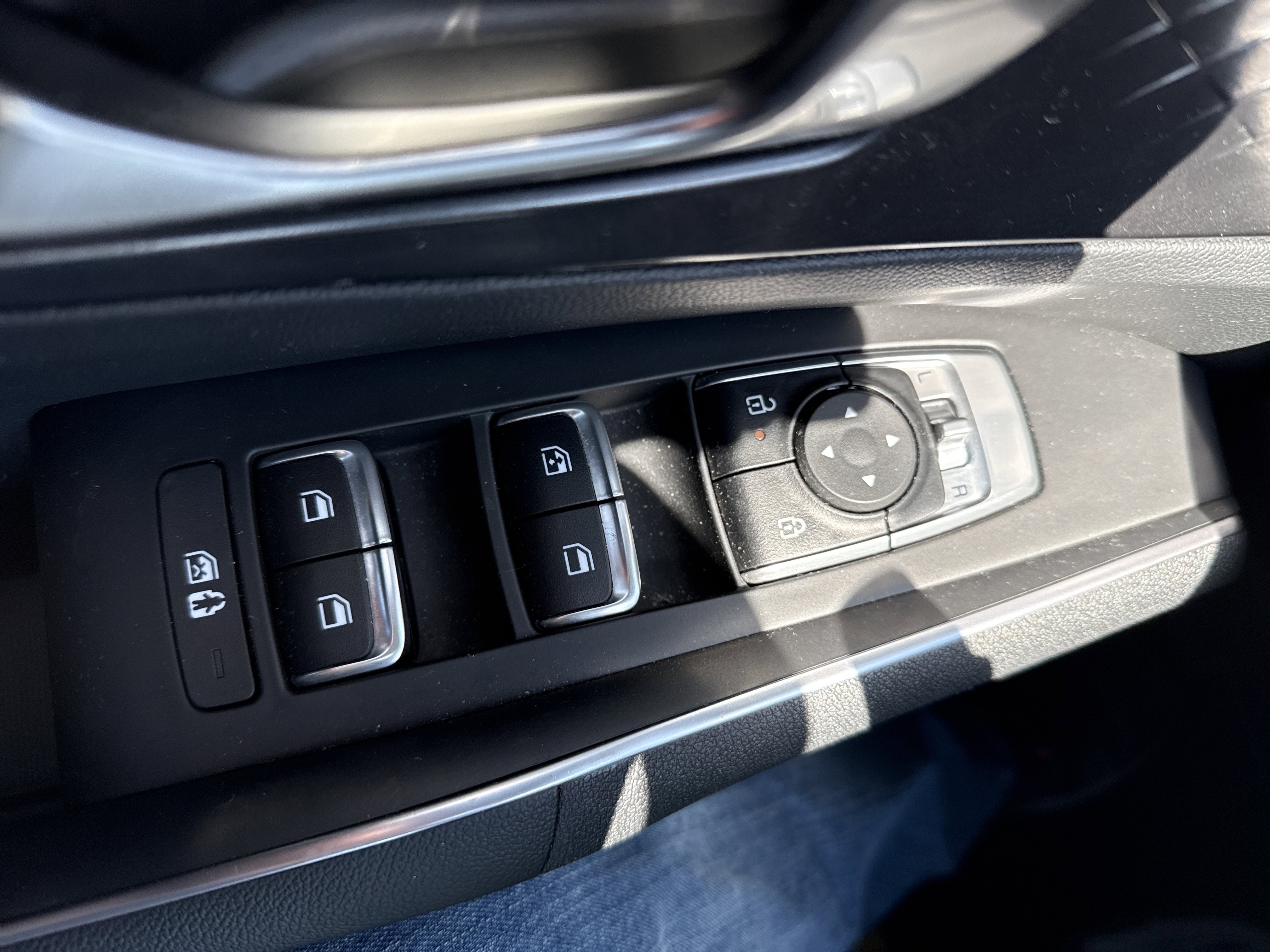 Used 2024 Kia Sorento S w/ Panoramic Sunroof Package image 17