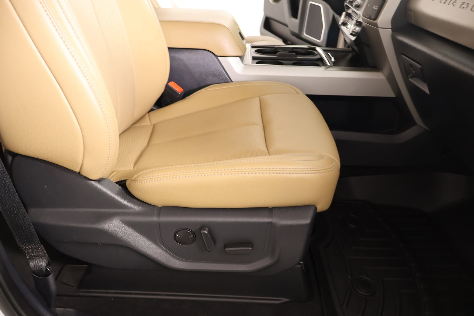 Used 2022 Ford F250 Lariat w/ Chrome Package image 14