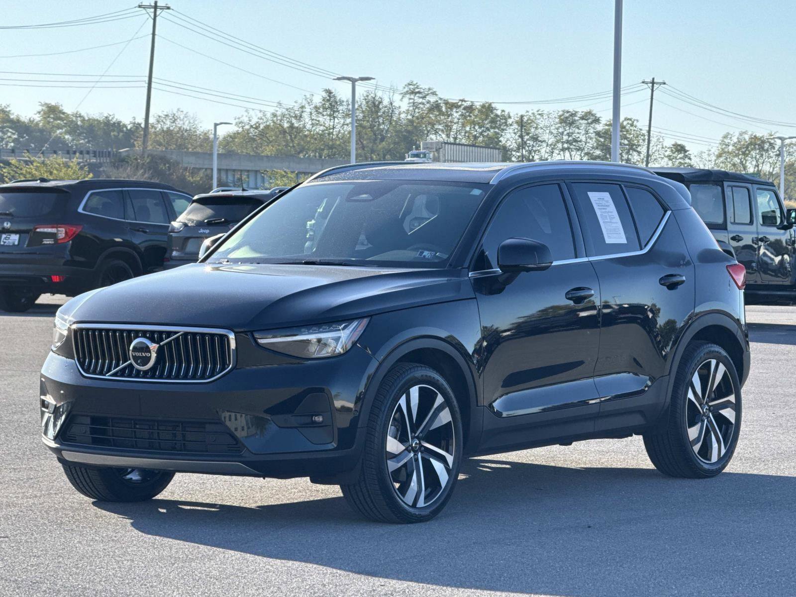 Used 2024 Volvo XC40 B5 Plus w/ Protection Package Premier image 27