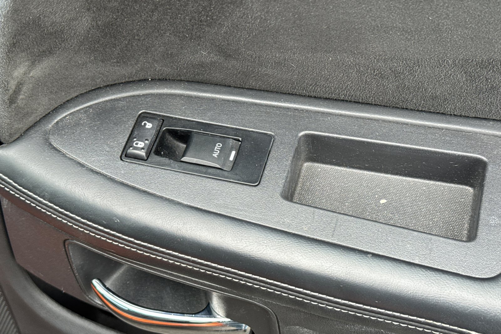 Used 2011 Dodge Challenger SRT8 w/ SRT Option Group II RWD image 21