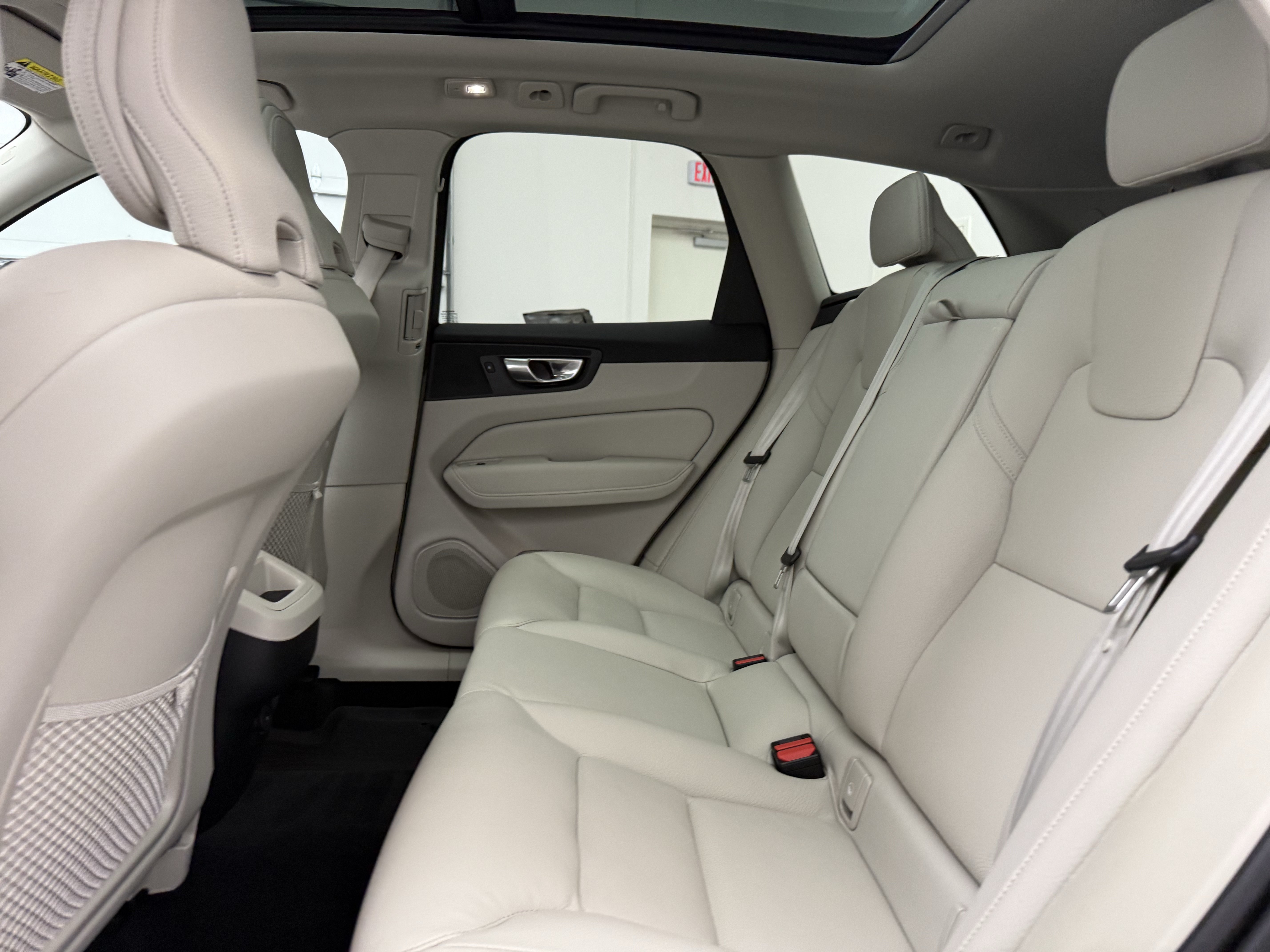 Certified 2024 Volvo XC60 B5 Plus w/ Protection Package AWD/4WD image 26