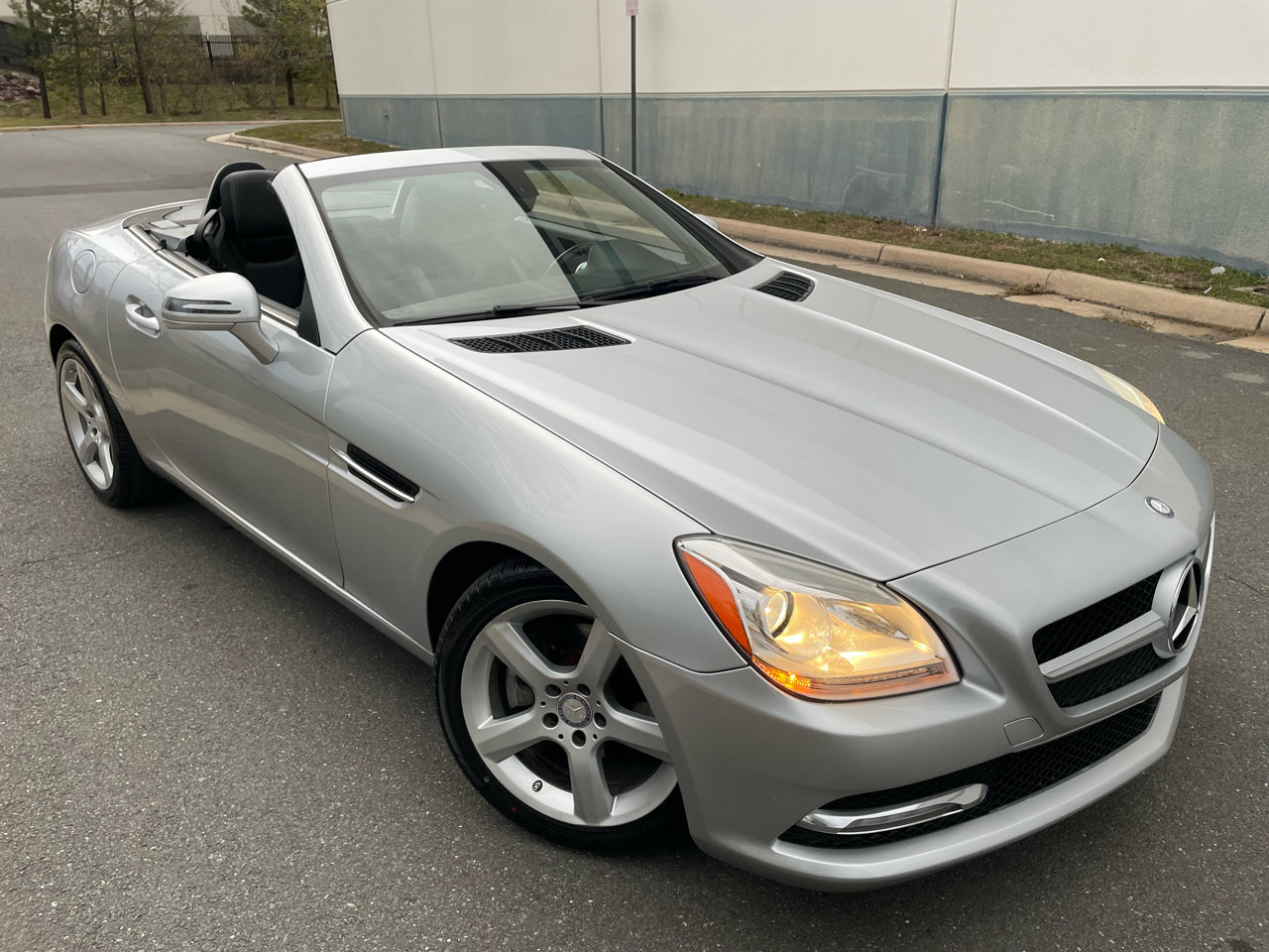 Used 2013 Mercedes-Benz SLK 250 image 1