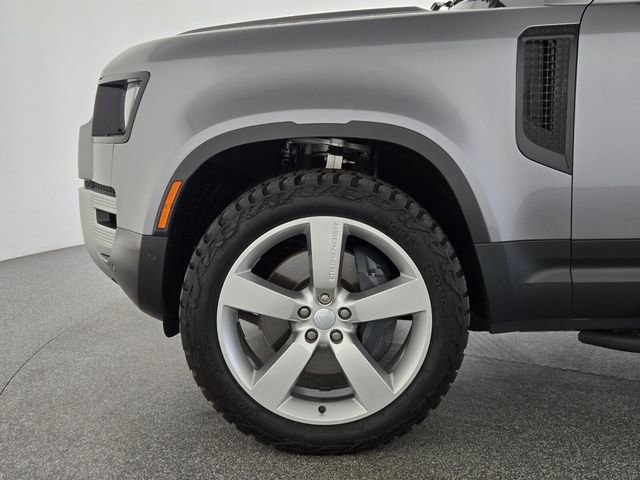 Used 2024 Land Rover Defender 110 SE AWD/4WD image 9
