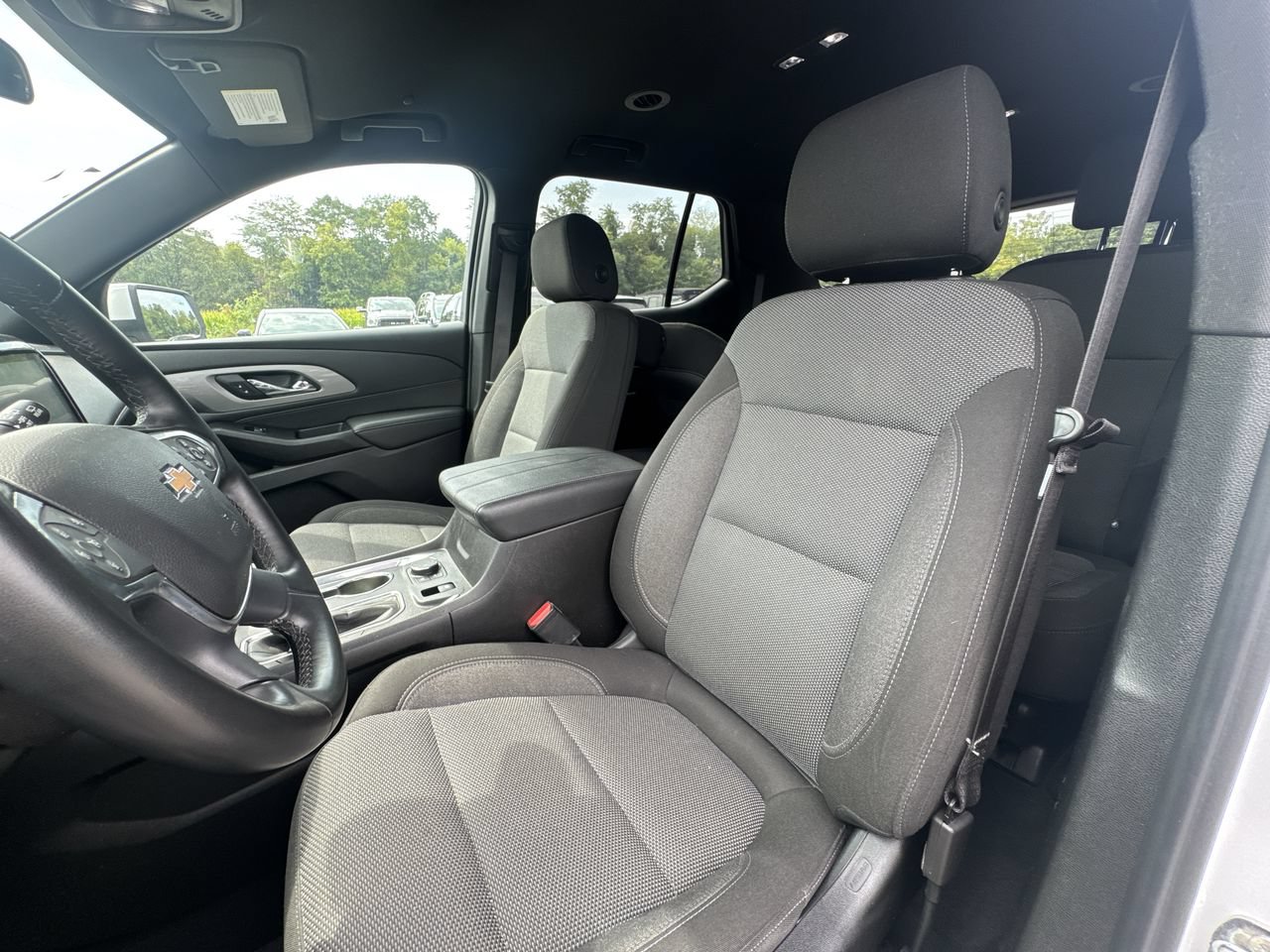 Used 2023 Chevrolet Traverse LT AWD/4WD image 4