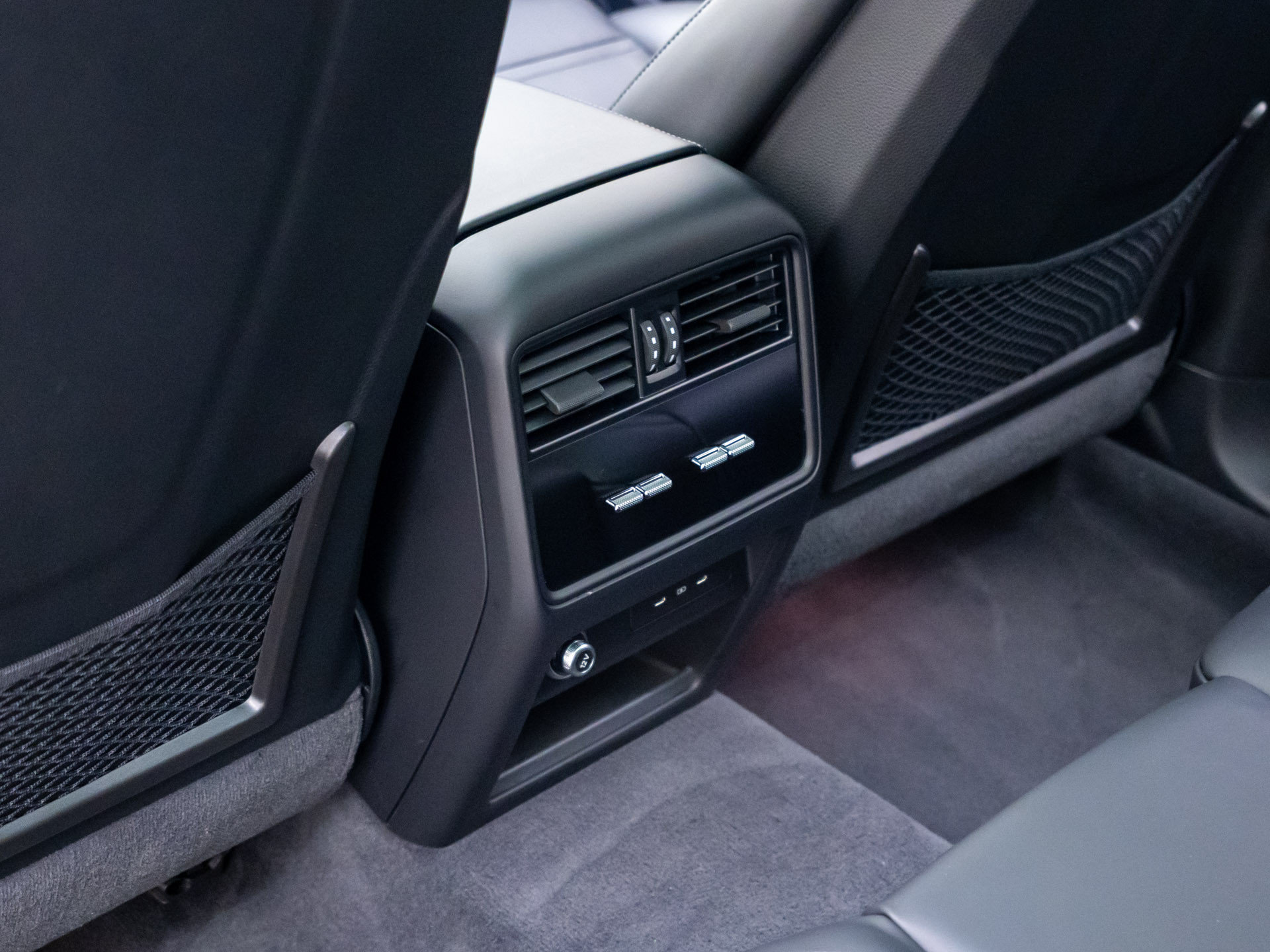 Certified 2025 Porsche Cayenne S AWD/4WD image 19