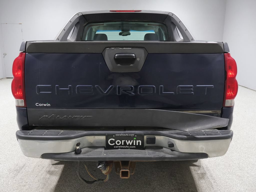 Used 2004 Chevrolet Avalanche 4x4 w/ Preferred Equipment Group image 16