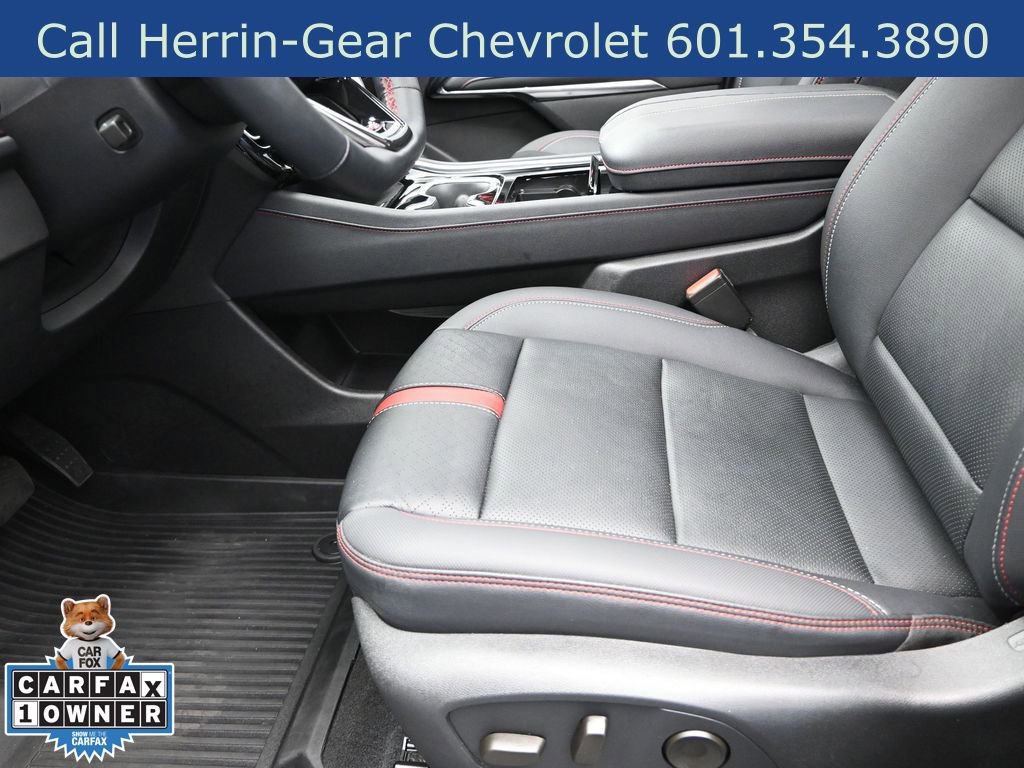 Used 2024 Chevrolet Traverse RS image 13