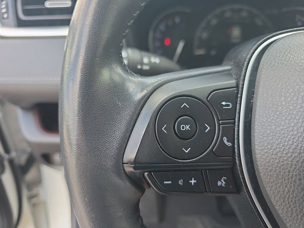 Used 2019 Toyota RAV4 Limited FWD image 18