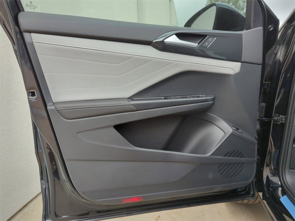 New 2024 Volkswagen Taos SEL image 10
