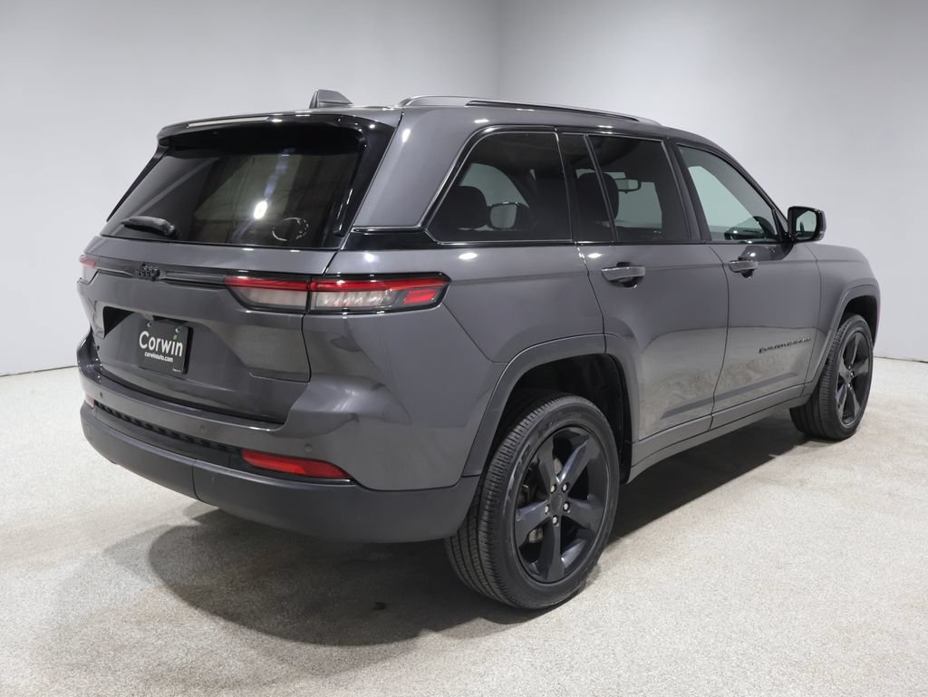 Certified 2023 Jeep Grand Cherokee Altitude AWD/4WD image 3