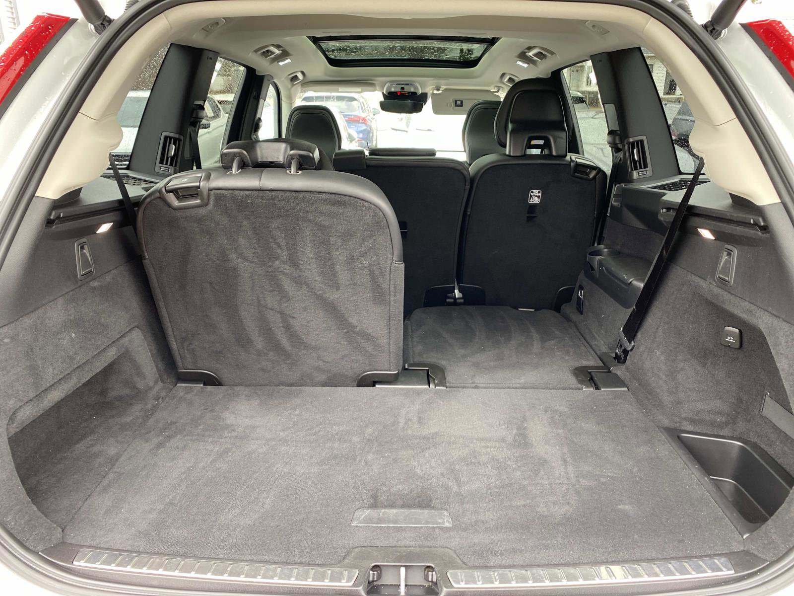 Used 2022 Volvo XC90 T5 Momentum AWD/4WD image 5