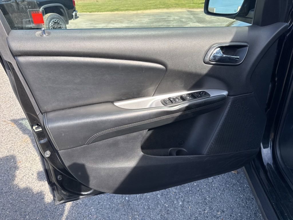 Used 2020 Dodge Journey SE w/ Blacktop Package image 14