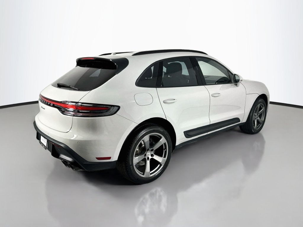 Certified 2023 Porsche Macan AWD/4WD image 9