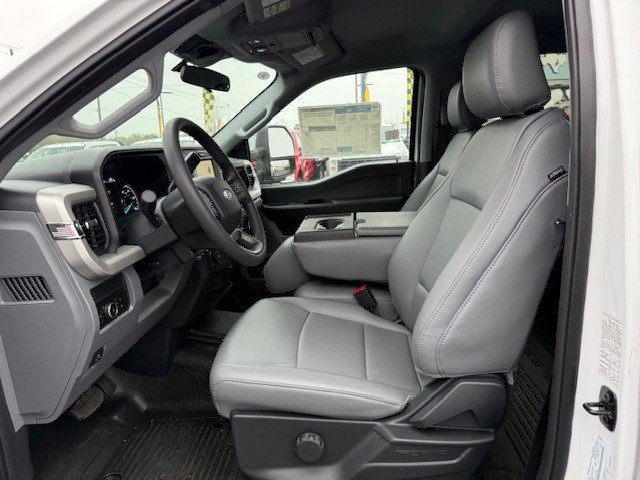 New 2026 Ford F550 4x4 Crew Cab image 10